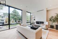 32 EVERGREEN GARDENS | Toronto Ontario | Slide Image Thirteen