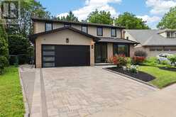 28 INNIS CRESCENT | Richmond Hill Ontario | Slide Image Two