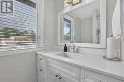 28 INNIS CRESCENT | Richmond Hill Ontario | Slide Image Thirty