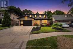 28 INNIS CRESCENT | Richmond Hill Ontario | Slide Image Four