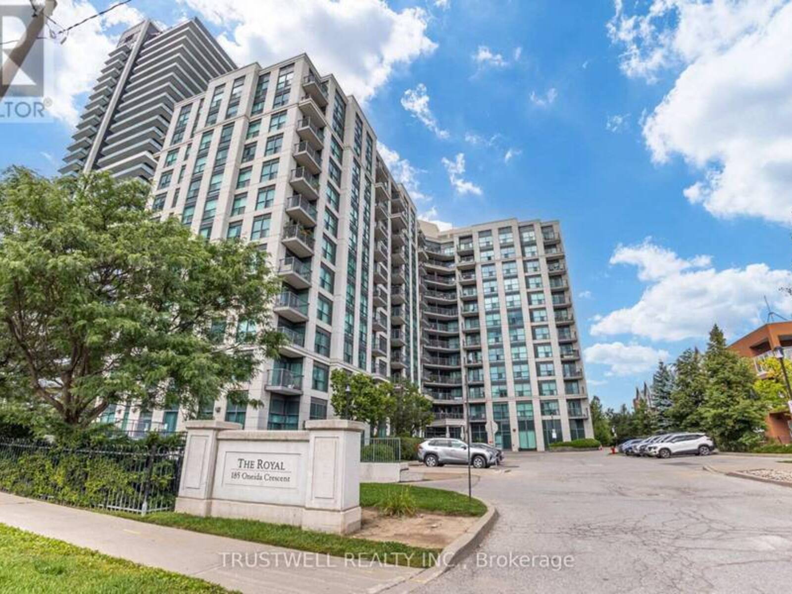 808 - 185 ONEIDA CRESCENT, Richmond Hill, Ontario L4B 0B1