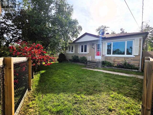 4 KAREN CRESCENT Orillia Ontario, L3V 3H1 - 5 Bedrooms Home For Sale