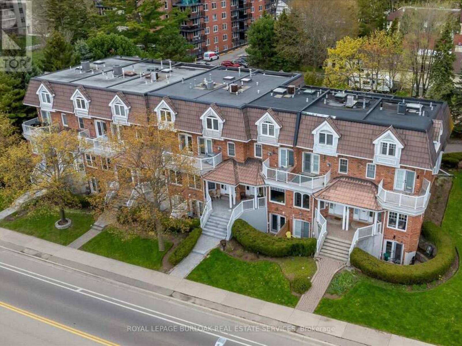 1389 LAKESHORE ROAD, Burlington, Ontario L7S 1B1