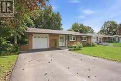 943 MAYFAIR CRESCENT | Kingston Ontario | Slide Image One