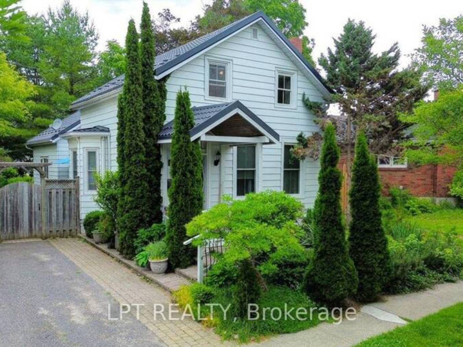 60 BLOOMSGROVE AVENUE, Port Hope, Ontario L1A 1X4