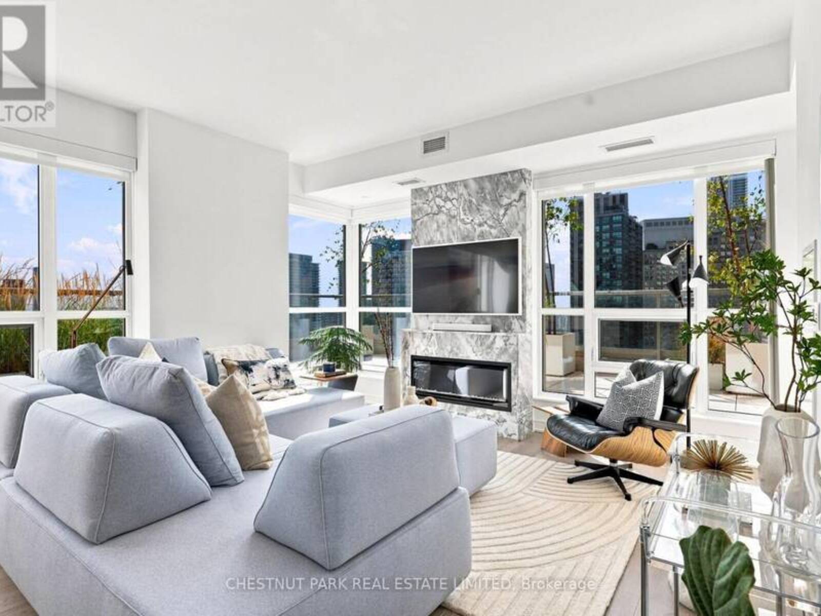 1609 - 88 SCOTT STREET, Toronto, Ontario M5E 0A9