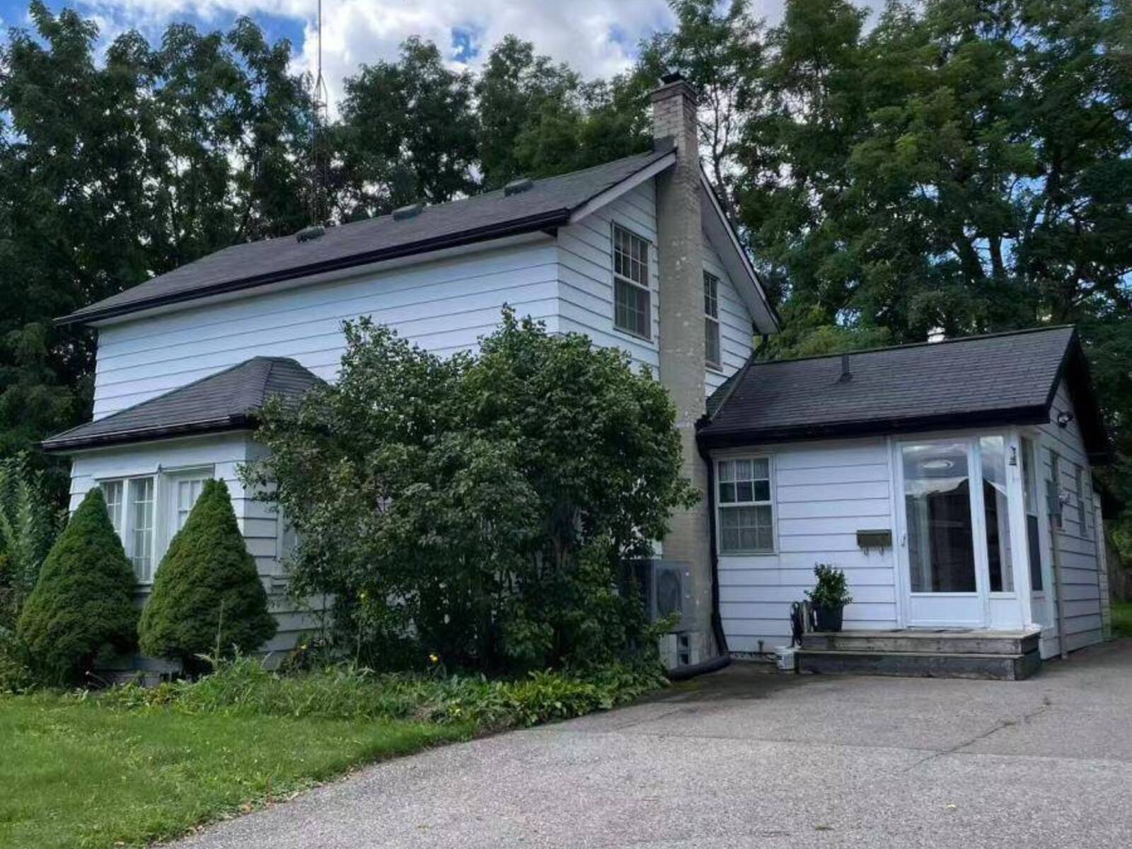17450 BATHURST STREET, Newmarket, Ontario L3Y 4V9