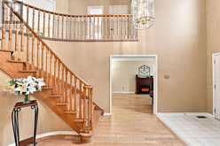 380 ALEX DONER DRIVE | Newmarket Ontario | Slide Image Six