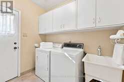 380 ALEX DONER DRIVE | Newmarket Ontario | Slide Image Twenty-one