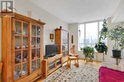 407 - 481 ROSEWELL AVENUE | Toronto Ontario | Slide Image Eight