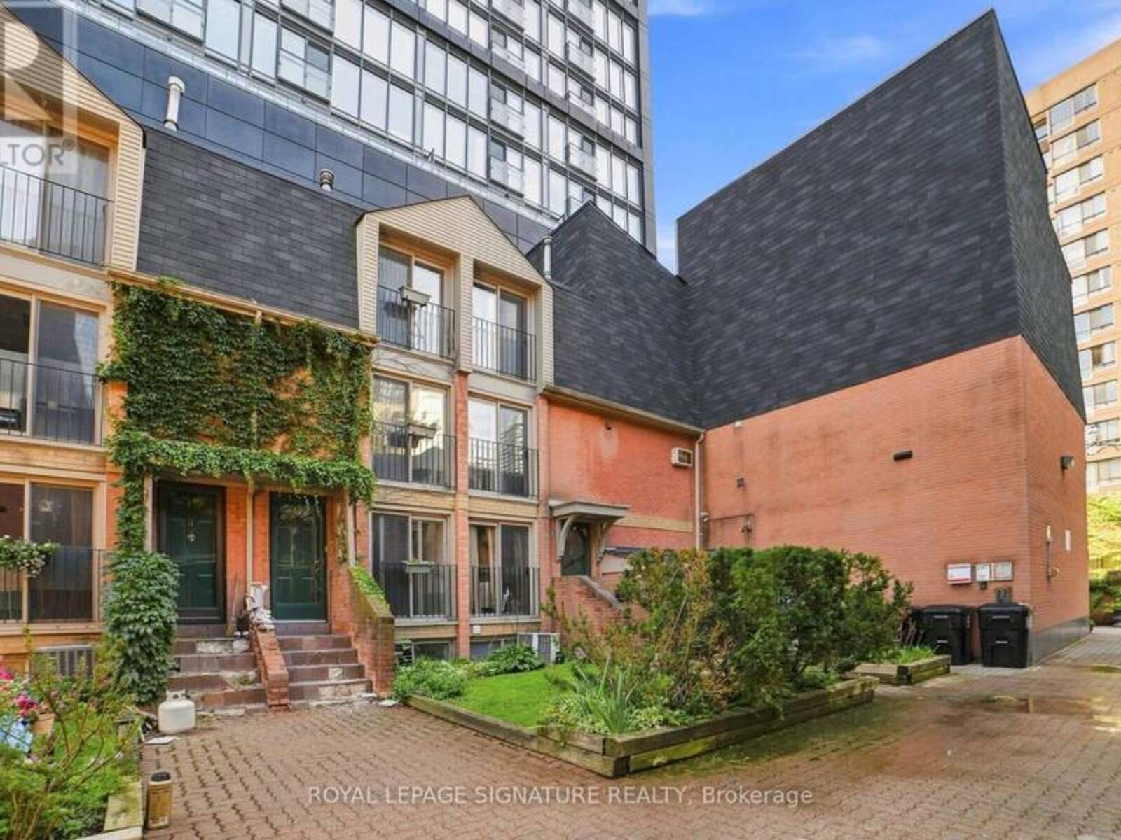 18 - 325 JARVIS STREET, Toronto, Ontario M5B 2C2
