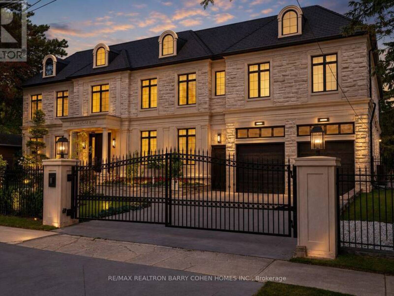 23 SANDFIELD ROAD, Toronto, Ontario M3B 2B5