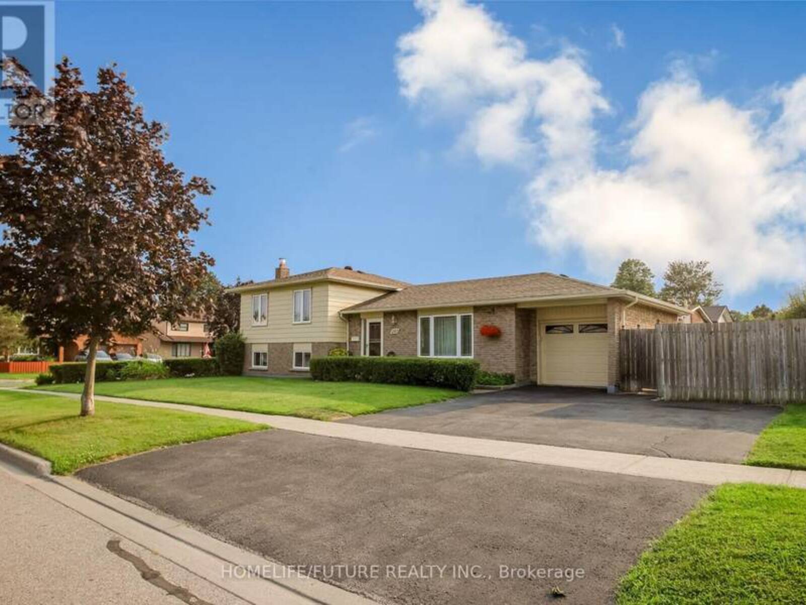 207 MICHAEL BOULEVARD, Whitby, Ontario L1N 6B5