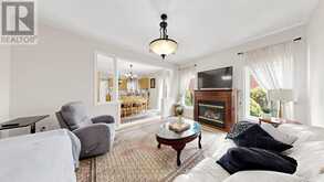 33 AMETHYST DRIVE | Richmond Hill Ontario | Slide Image Ten