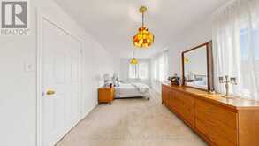 33 AMETHYST DRIVE | Richmond Hill Ontario | Slide Image Thirty