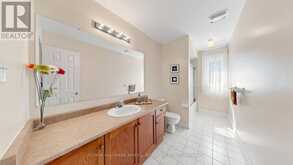 33 AMETHYST DRIVE | Richmond Hill Ontario | Slide Image Thirty-three