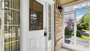 33 AMETHYST DRIVE | Richmond Hill Ontario | Slide Image Three