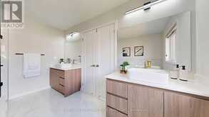 64 MONDIAL CRESCENT | East Gwillimbury Ontario | Slide Image Thirty-two
