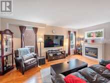 267 WARNER CRESCENT | Newmarket Ontario | Slide Image Eight
