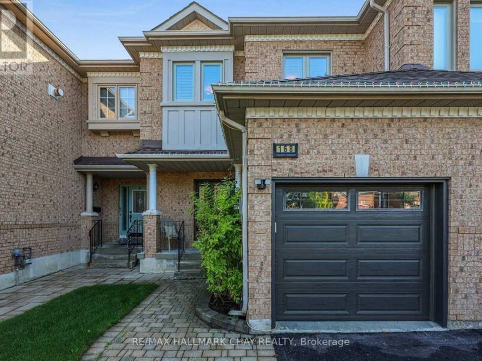 168 DENISE CIRCLE, Newmarket, Ontario L3X 2J9