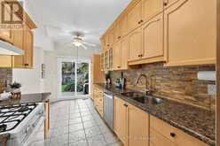 168 DENISE CIRCLE | Newmarket Ontario | Slide Image Ten