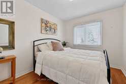 168 DENISE CIRCLE | Newmarket Ontario | Slide Image Eighteen