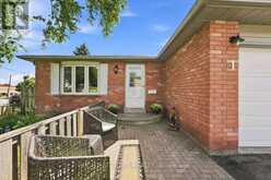 1 ARGYLE ROAD | Barrie Ontario | Slide Image Four