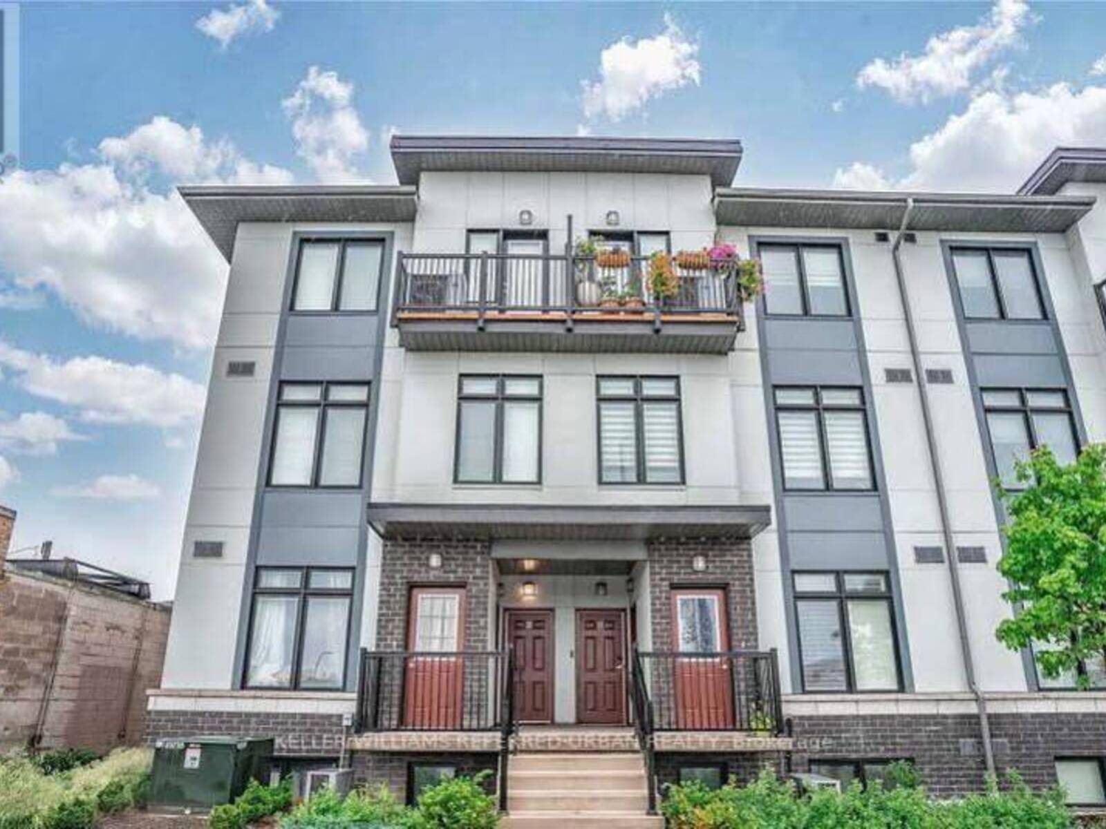 25 - 630 ROGERS ROAD, Toronto, Ontario M6M 1C1