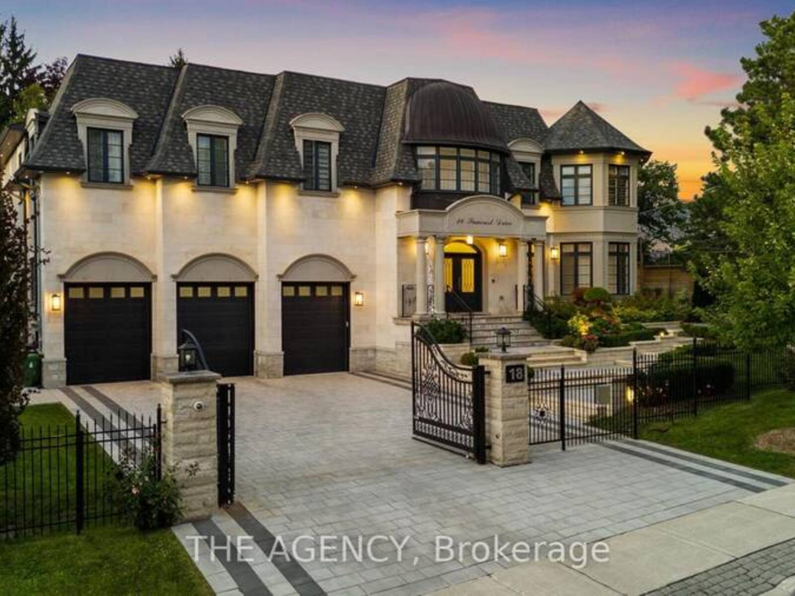 18 SUNCREST DRIVE, Toronto, Ontario M3C 2L2