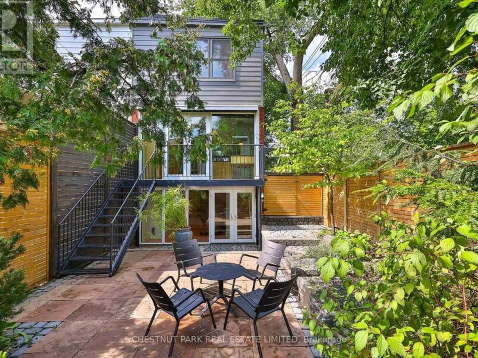 211 SNOWDON AVENUE, Toronto, Ontario M4N 2B4