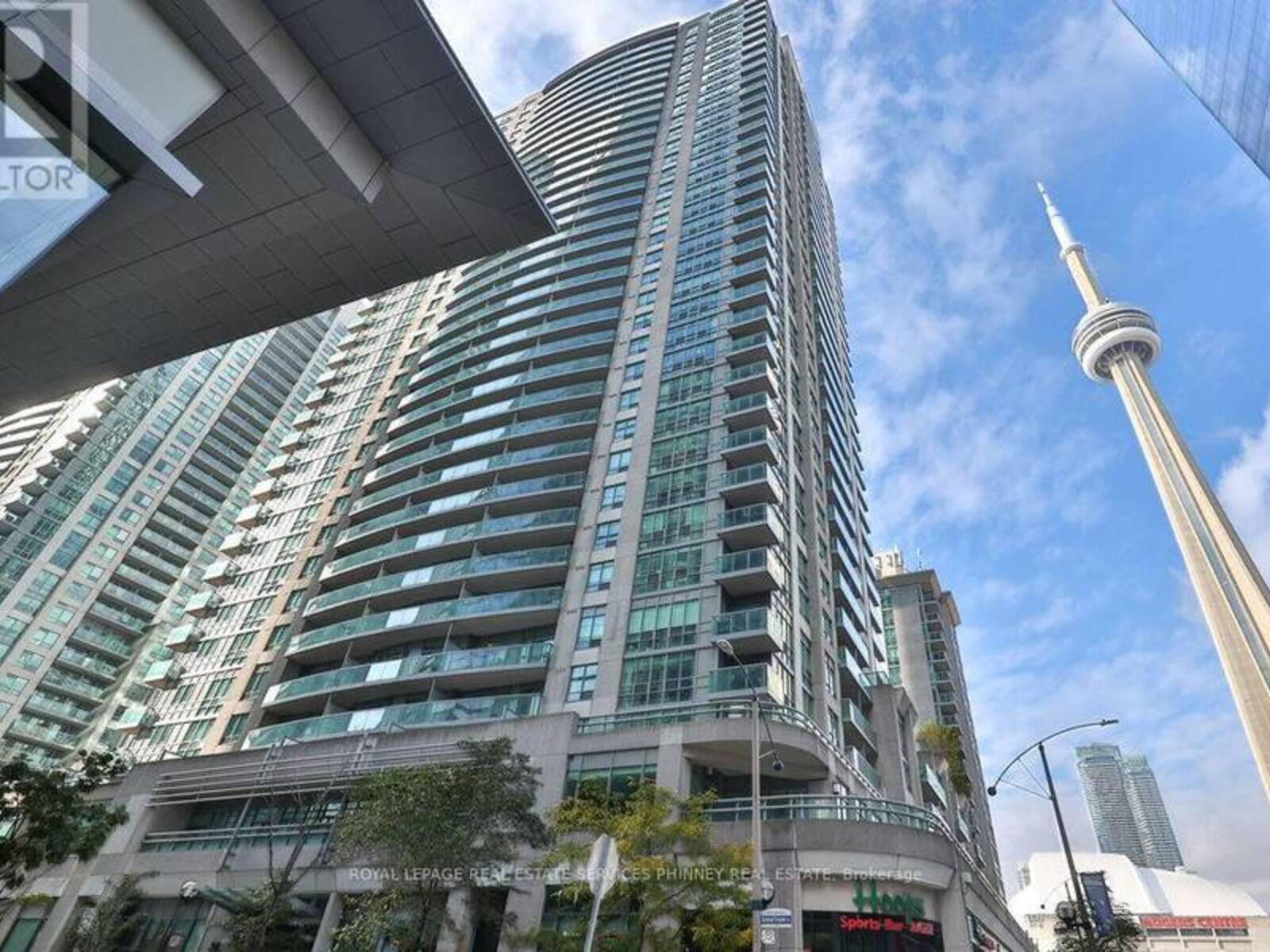 708 - 30 GRAND TRUNK CRESCENT, Toronto, Ontario M5J 3A4