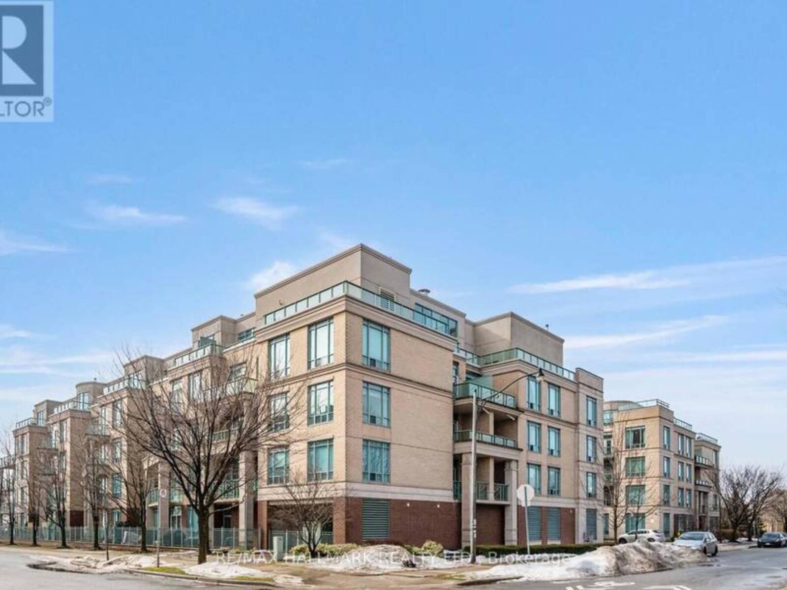 222 - 35 BOARDWALK DRIVE, Toronto, Ontario M4L 3Y8