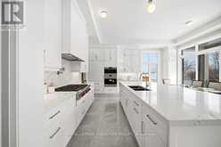 16 GIANVITO CRESCENT | King Ontario | Slide Image Six
