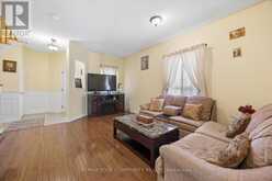 41 OLD COLONY ROAD | Richmond Hill Ontario | Slide Image Eleven