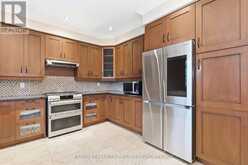 3 PRINCE WILLIAM WAY | Barrie Ontario | Slide Image Eight