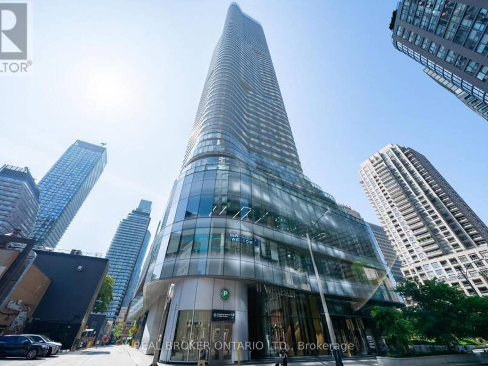 5311 - 11 WELLESLEY STREET W, Toronto, Ontario M4Y 0G4