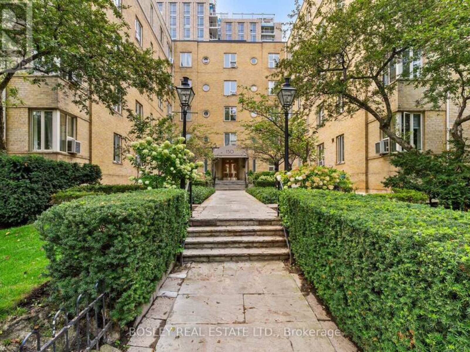 210 - 150 FARNHAM AVENUE, Toronto, Ontario M4V 1H5