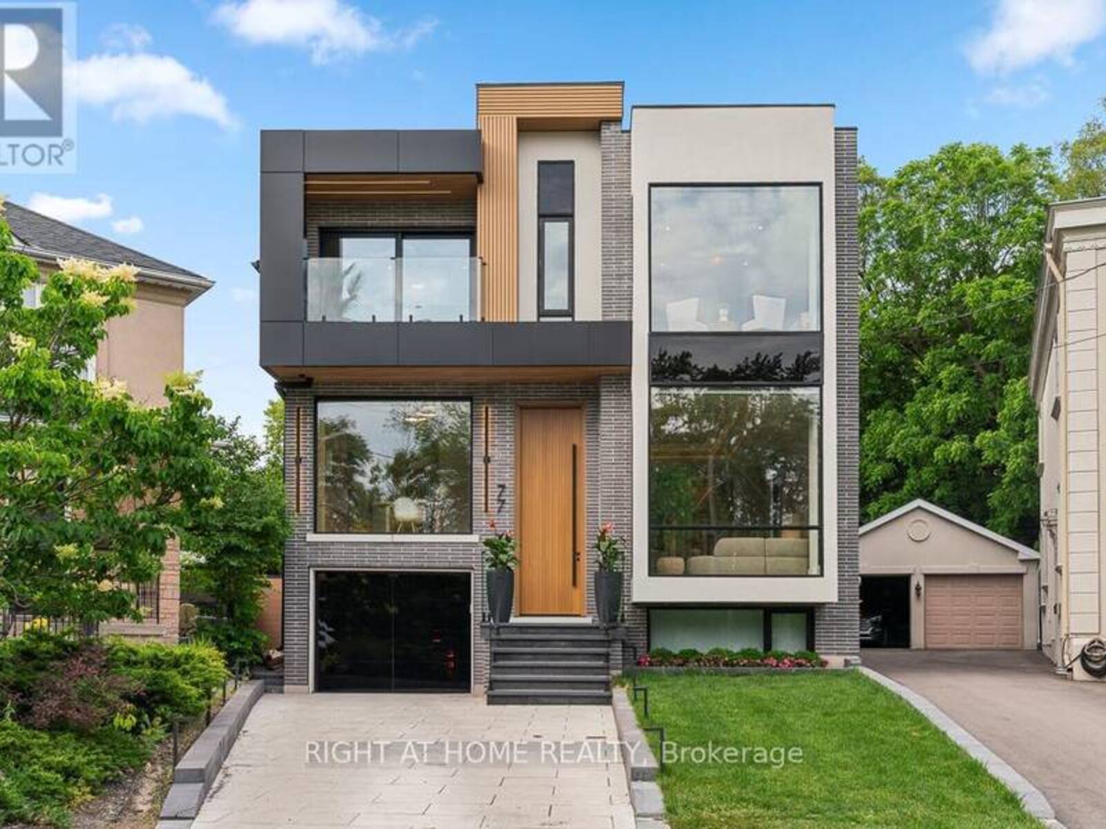 77 WALDER AVENUE, Toronto, Ontario M4P 2S1