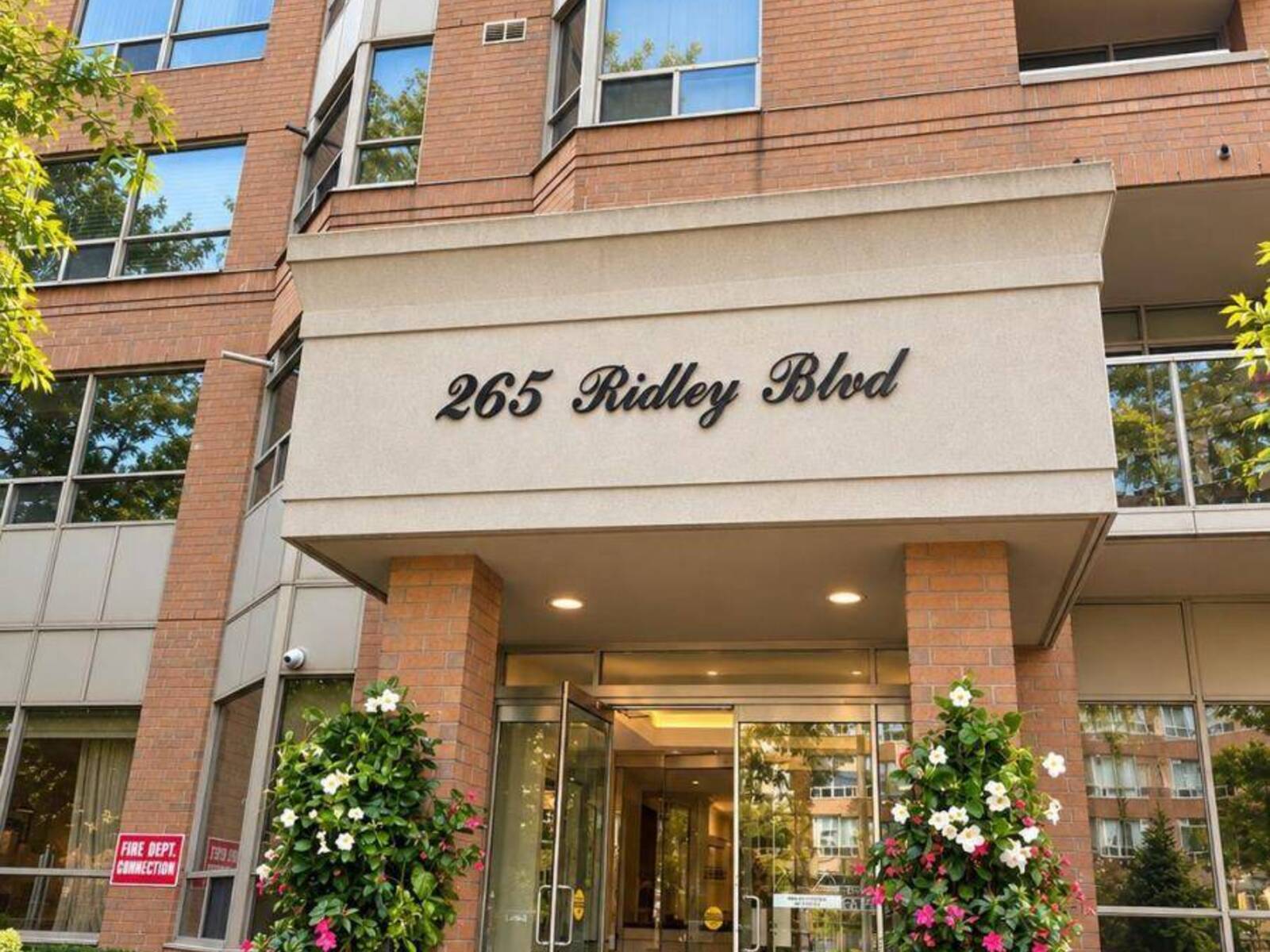 1803 - 265 RIDLEY BOULEVARD, Toronto, Ontario M5M 4N8
