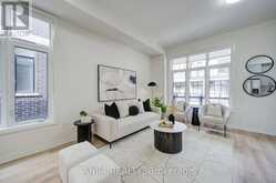 41 KAHSHE LANE | Richmond Hill Ontario | Slide Image Twelve