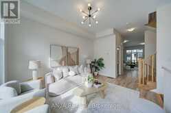 41 KAHSHE LANE | Richmond Hill Ontario | Slide Image Six
