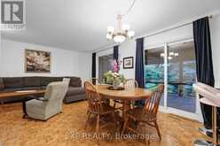 639 IRWIN CRESCENT | Newmarket Ontario | Slide Image Twelve