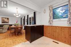 639 IRWIN CRESCENT | Newmarket Ontario | Slide Image Nine