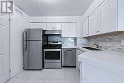 1011 - 8501 BAYVIEW AVENUE | Richmond Hill Ontario | Slide Image Nine
