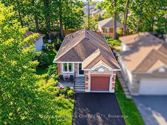 27 MASTERS DRIVE Barrie Ontario, L4M 6W4 - 3 Bedrooms Home For Sale
