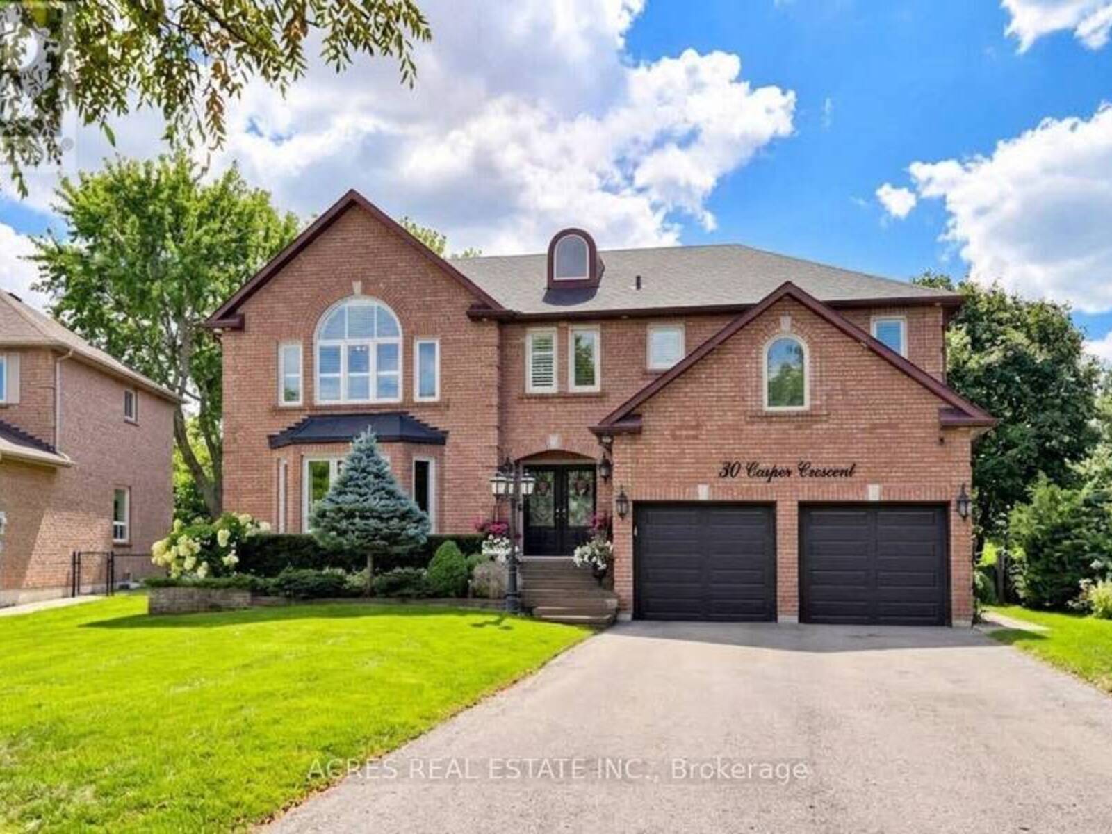 30 CASPER CRESCENT, Brampton, Ontario L6W 4N2