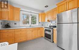 22 ARBROATH CRESCENT | Toronto Ontario | Slide Image Fourteen