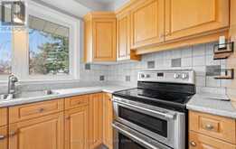 22 ARBROATH CRESCENT | Toronto Ontario | Slide Image Fifteen