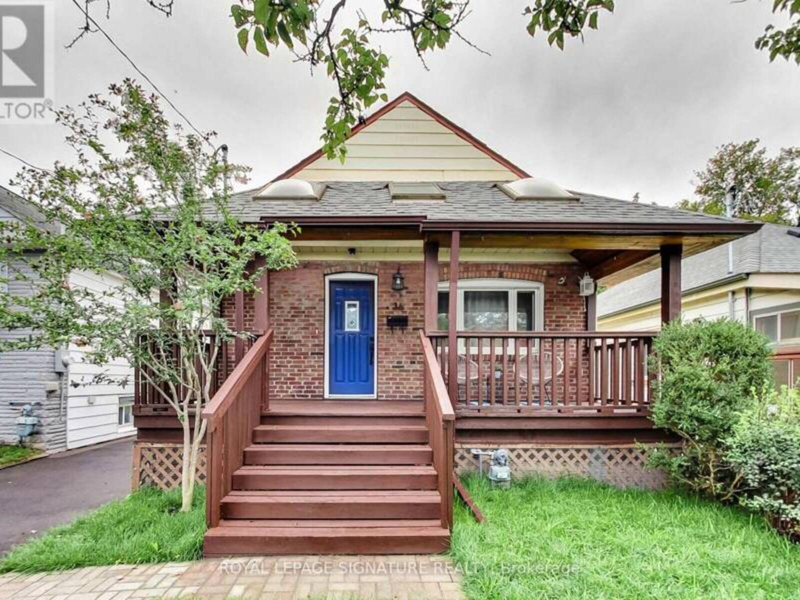 36 CRISCOE STREET, Toronto, Ontario M6N 3Y9