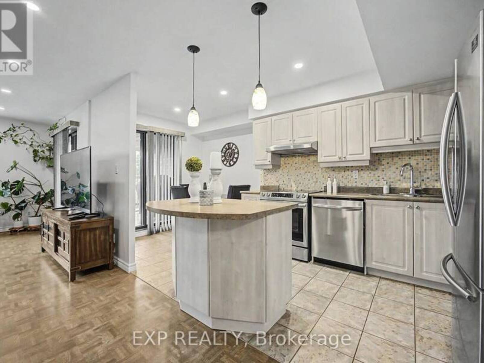 501 - 1000 CEDARGLEN GATE, Mississauga, Ontario L5C 3Z5